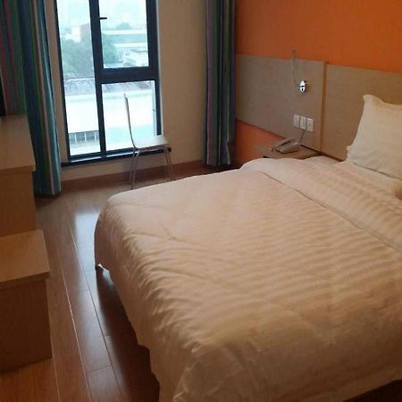7 Days Inn Shanghai Minhang Dongchuan Road Jiaotong University Exterior foto