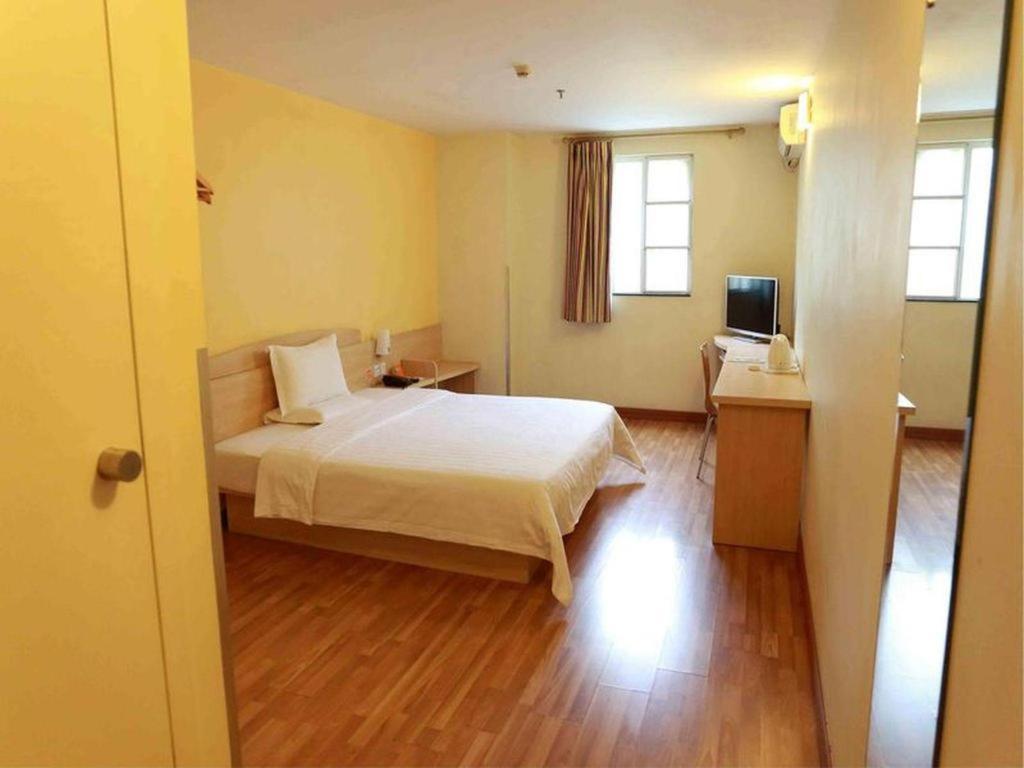 7 Days Inn Shanghai Minhang Dongchuan Road Jiaotong University Exterior foto