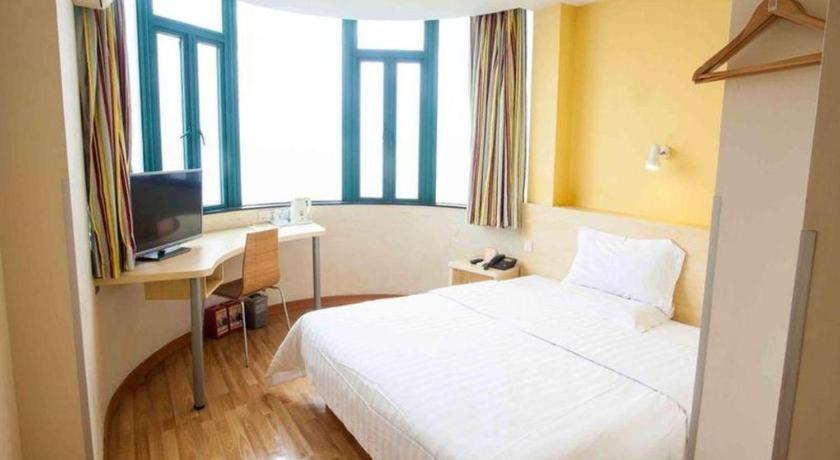 7 Days Inn Shanghai Minhang Dongchuan Road Jiaotong University Exterior foto